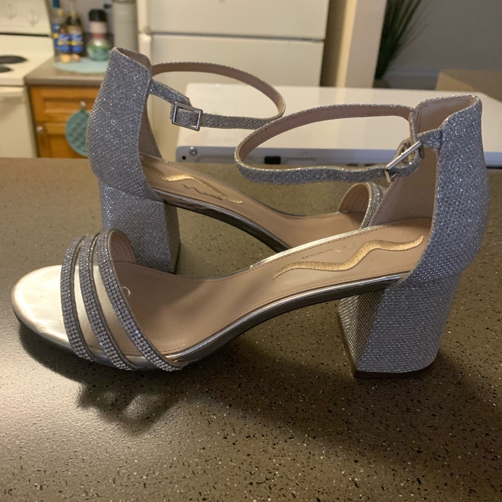 DSW Women’s Sparkle formal Strappy sandal 10W
